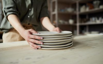 best way to pack plates for moving | Conroy Removals